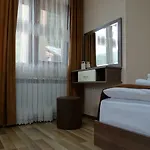 гаджакови Девин