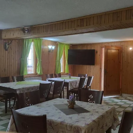гаджакови Πανσιόν