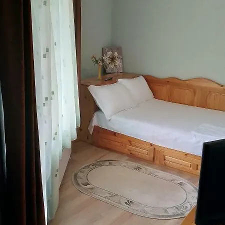 гаджакови Ντέβιν